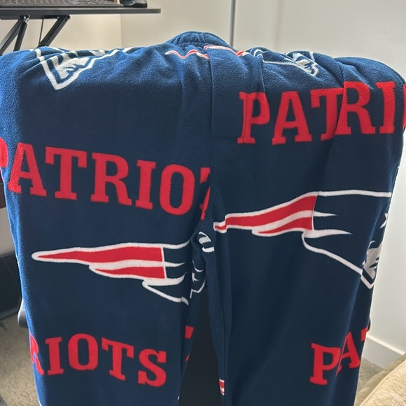 Patriots Fleece Sweatpants, Medium NWOT - Picture 4 of 4